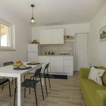 Casa Ulika In - Haus Fuer 2-3 Personen Pula