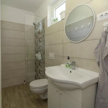 Casa Ulika In - Haus Fuer 2-3 Personen Holiday home Pula