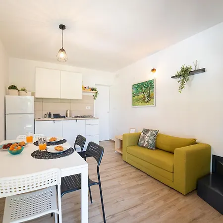 Casa Ulika In - Haus Fuer 2-3 Personen Pola